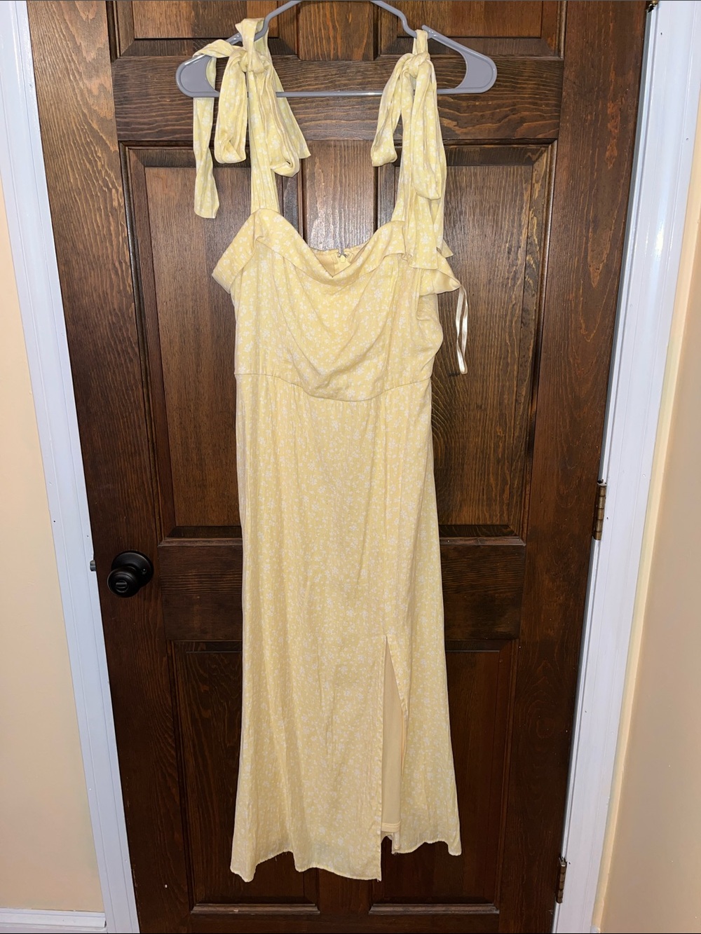 Trixxi Women’s Yellow Tie-Shoulder Maxi Dress
